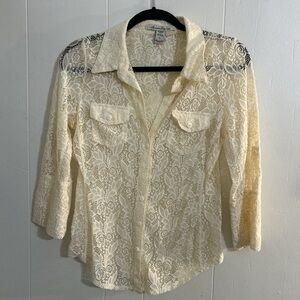 American Rag cream, lace, button up top w/ floral pattern & 3/4 sleeves